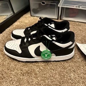 Nike panda dunks